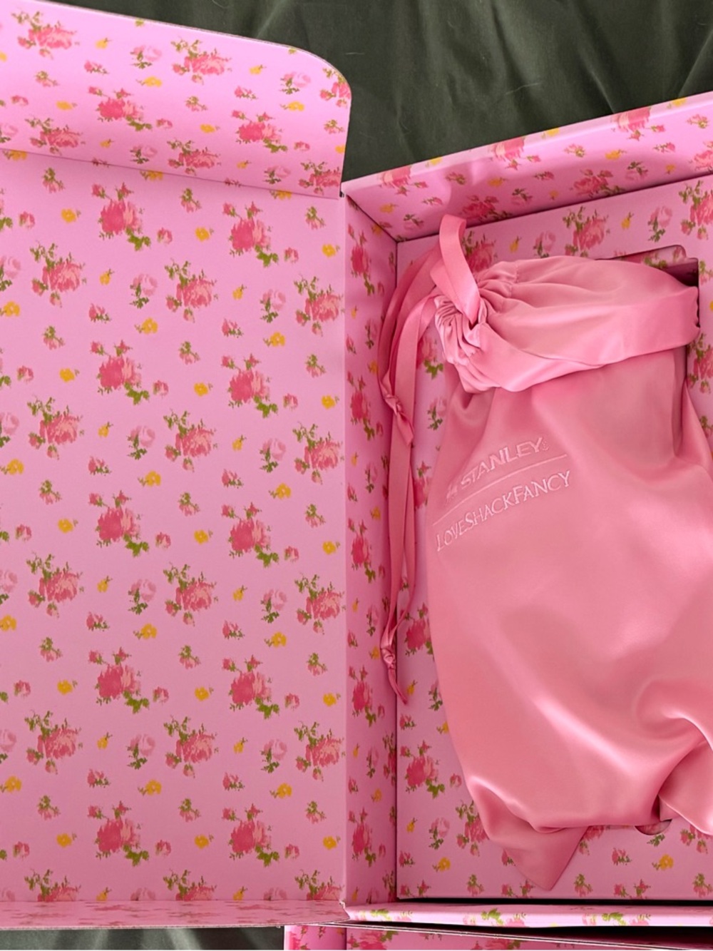 Stanley Pink Floral Travel Mug with Gold Logo - Picture 3 of 3